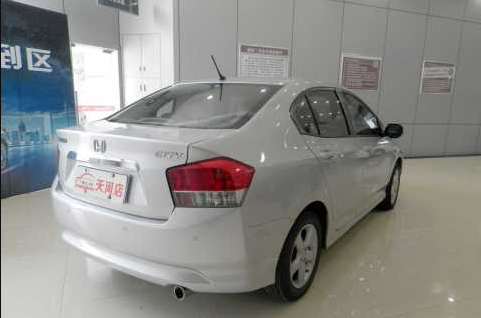 本田 鋒范經(jīng)典 2011款 1.5 自動(dòng) 精英品致版